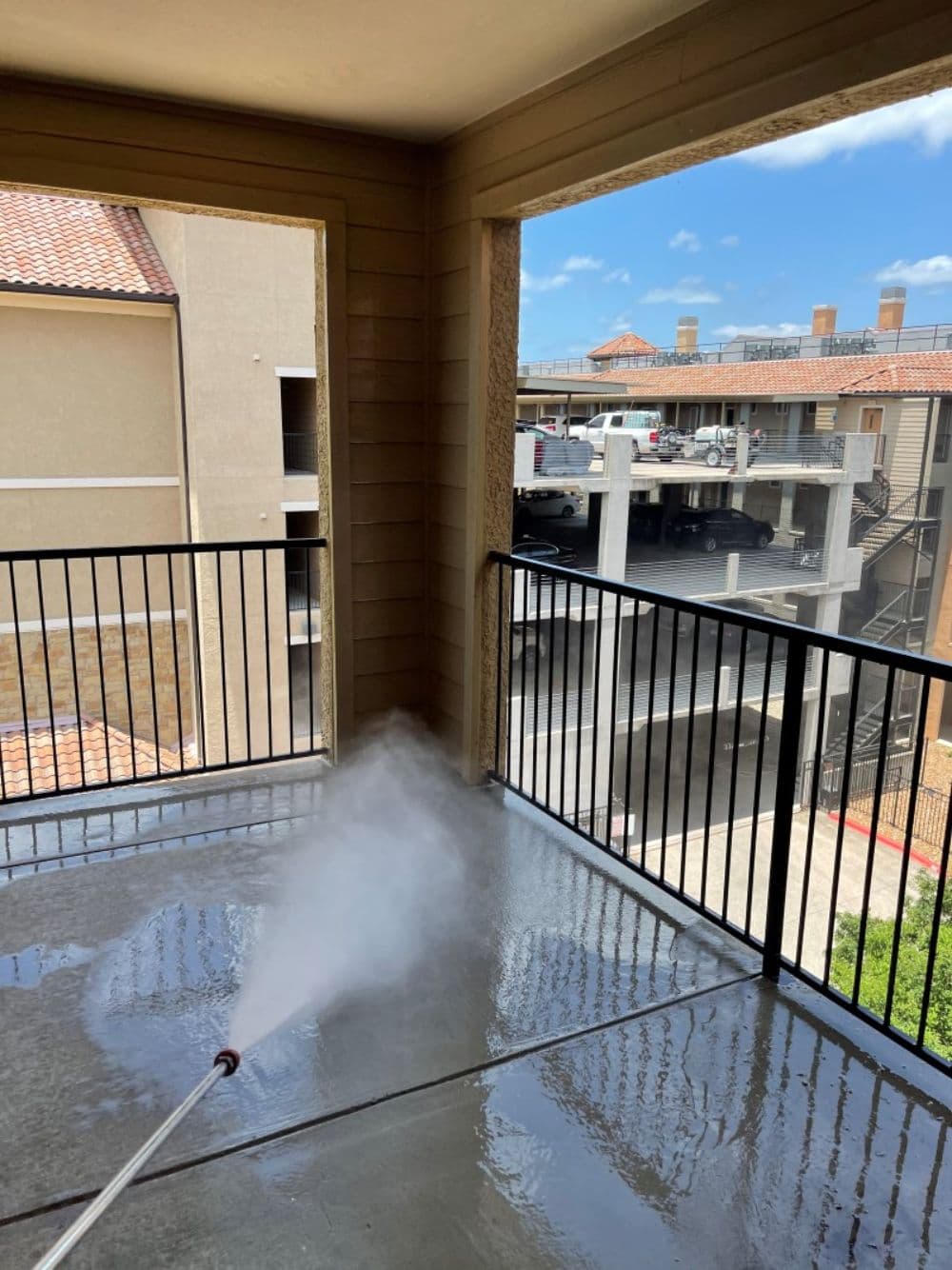 Apartment Complex Breezeway, Walls, Concrete Walkways Stairs Power Washing Project In Austin Texas
